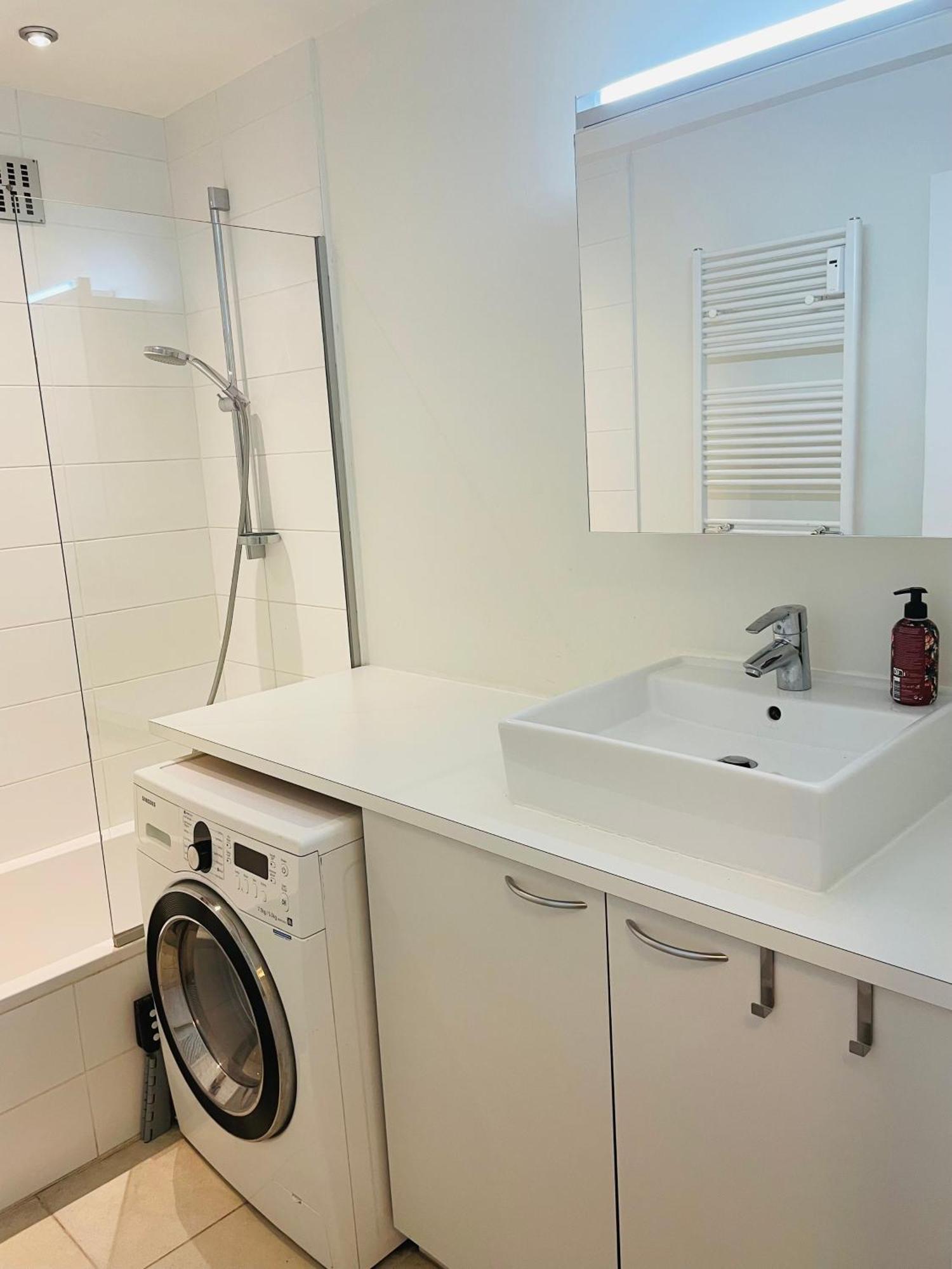 Appartement Familial, Lumineux Avec Parking & Terrasse *