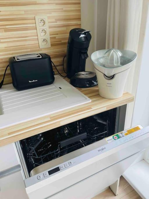Familial, Lumineux Avec Parking & Terrasse *