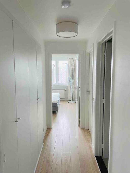 Appartement Familial, Lumineux Avec Parking & Terrasse Oostende