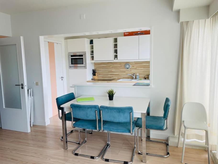 Familial, Lumineux Avec Parking & Terrasse * Ostend